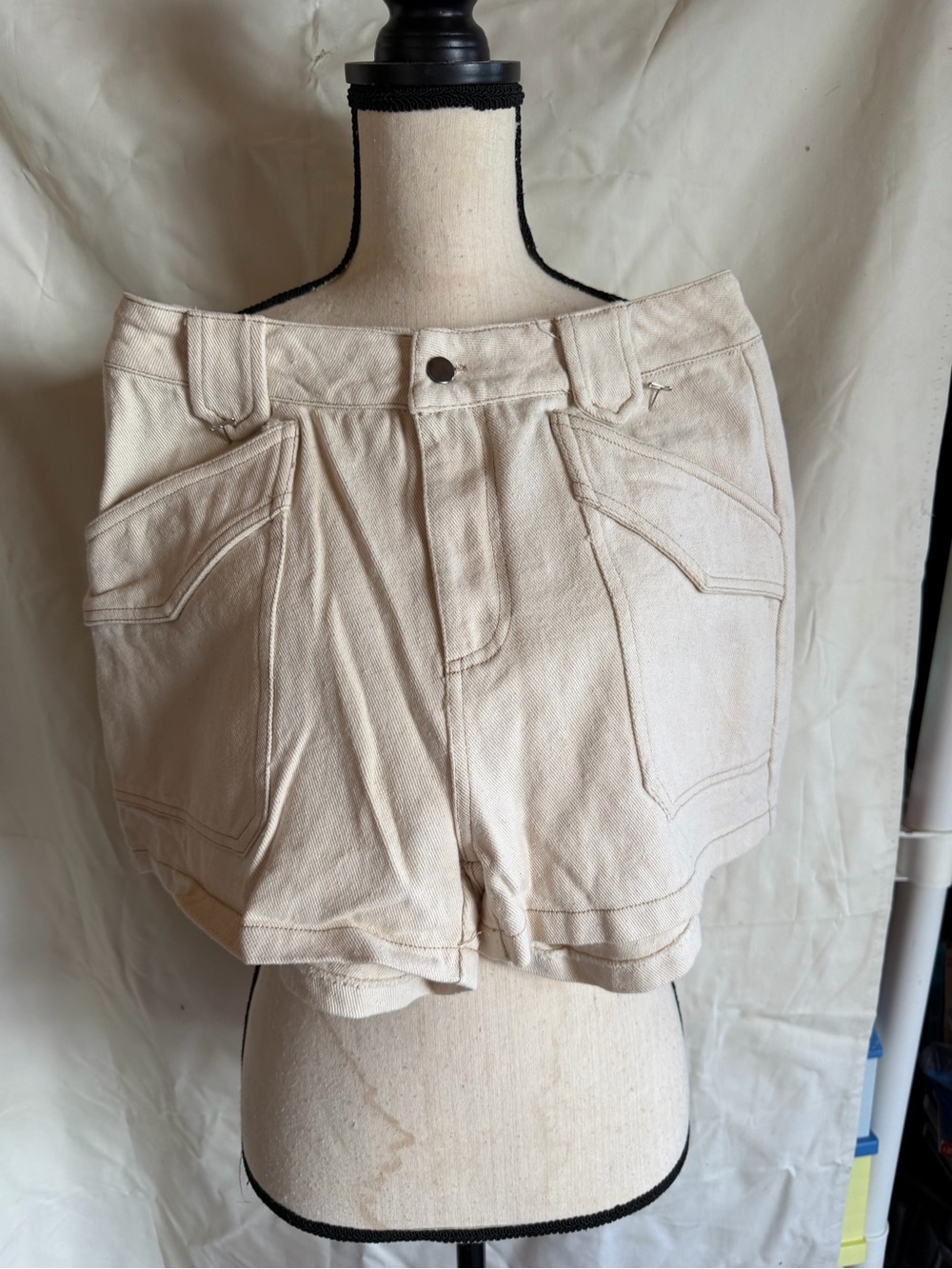 entro Cream High-Waist Cotton Shorts